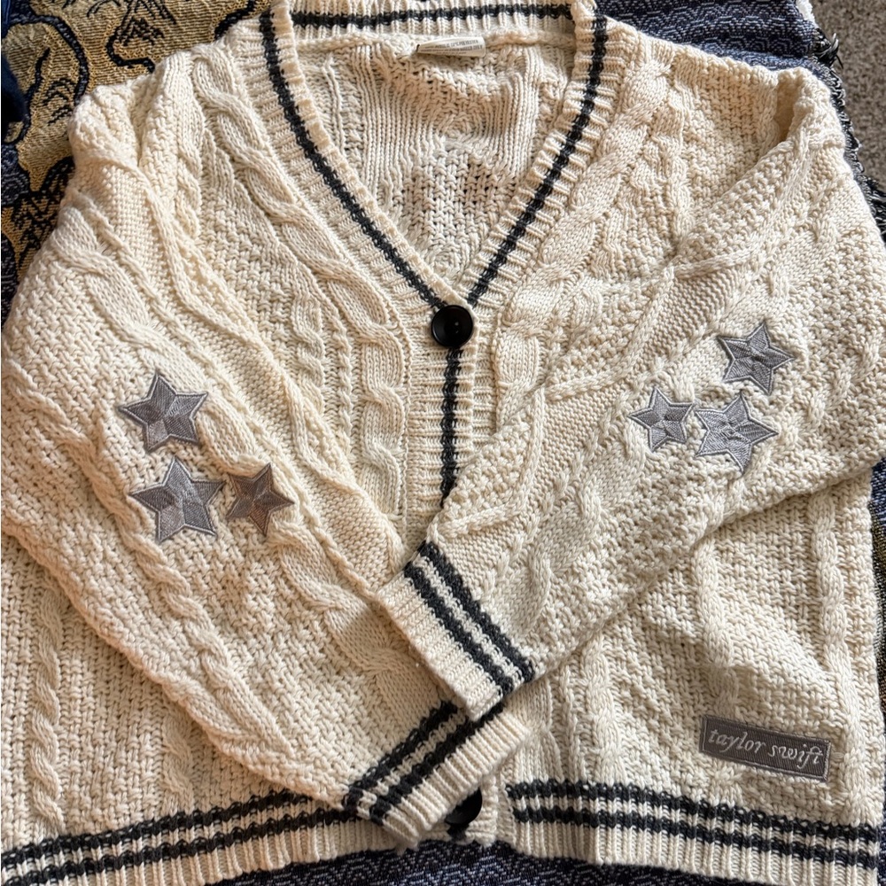 Taylor Swift folklore Cardigan